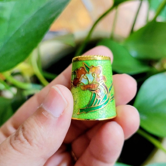 Vintage Floral Cloisonne Thimble - Picture 4 of 8